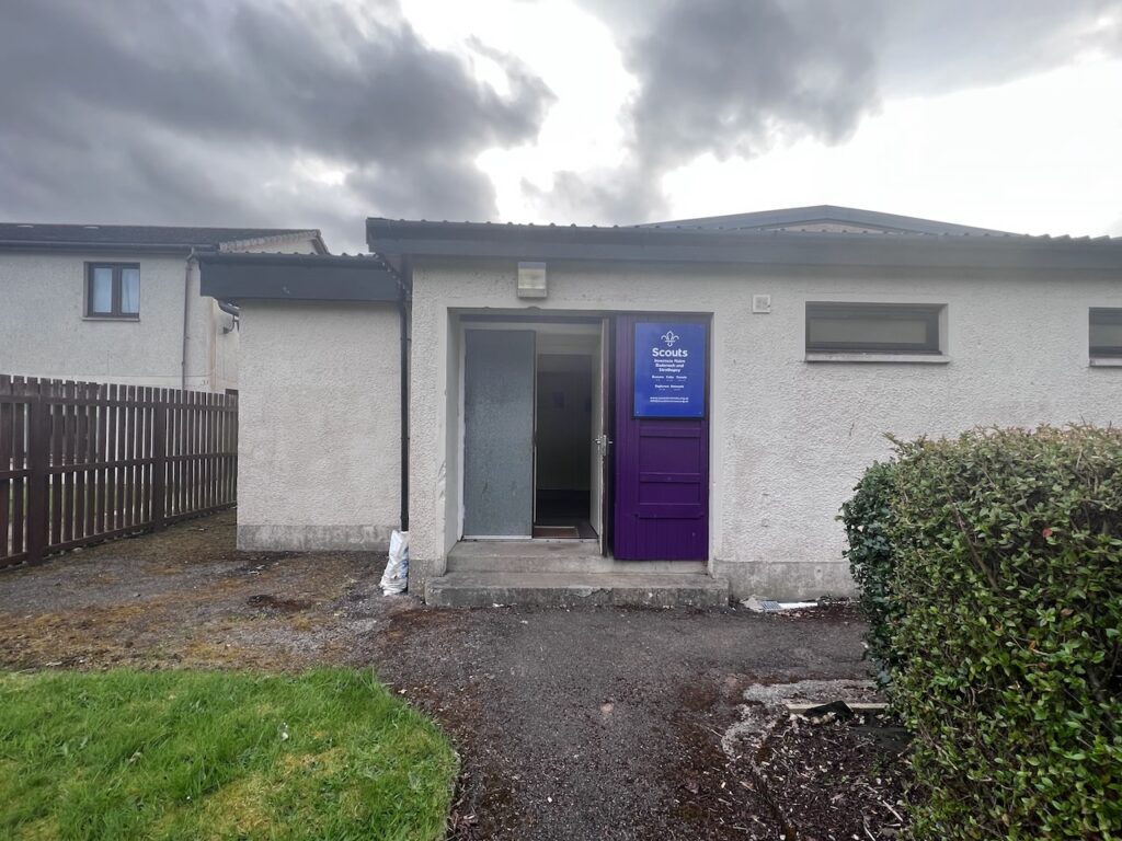 The main entrance of Dalneigh Scout Hall, seen from St Mary's Avenue
